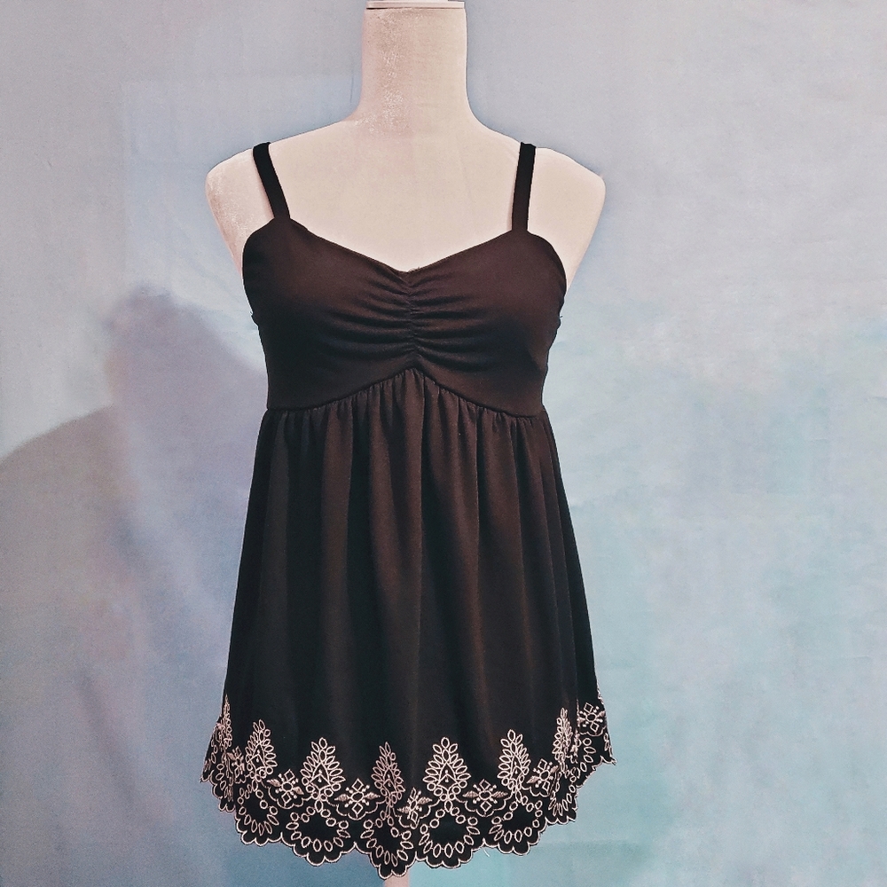 SHEIN Embroidered Scallop Trim Cami Top